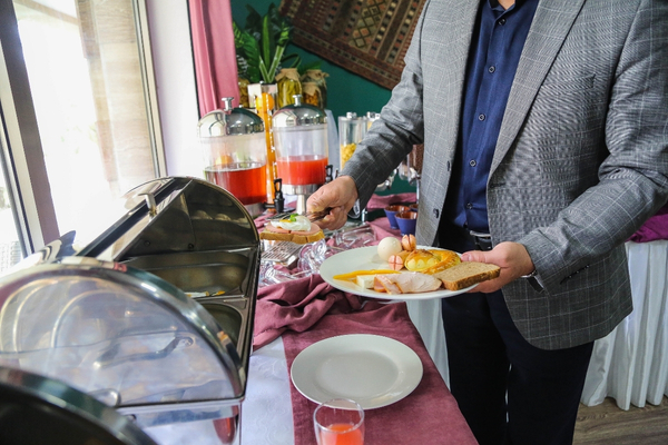Food truck or catering payment setup for mobile food service
